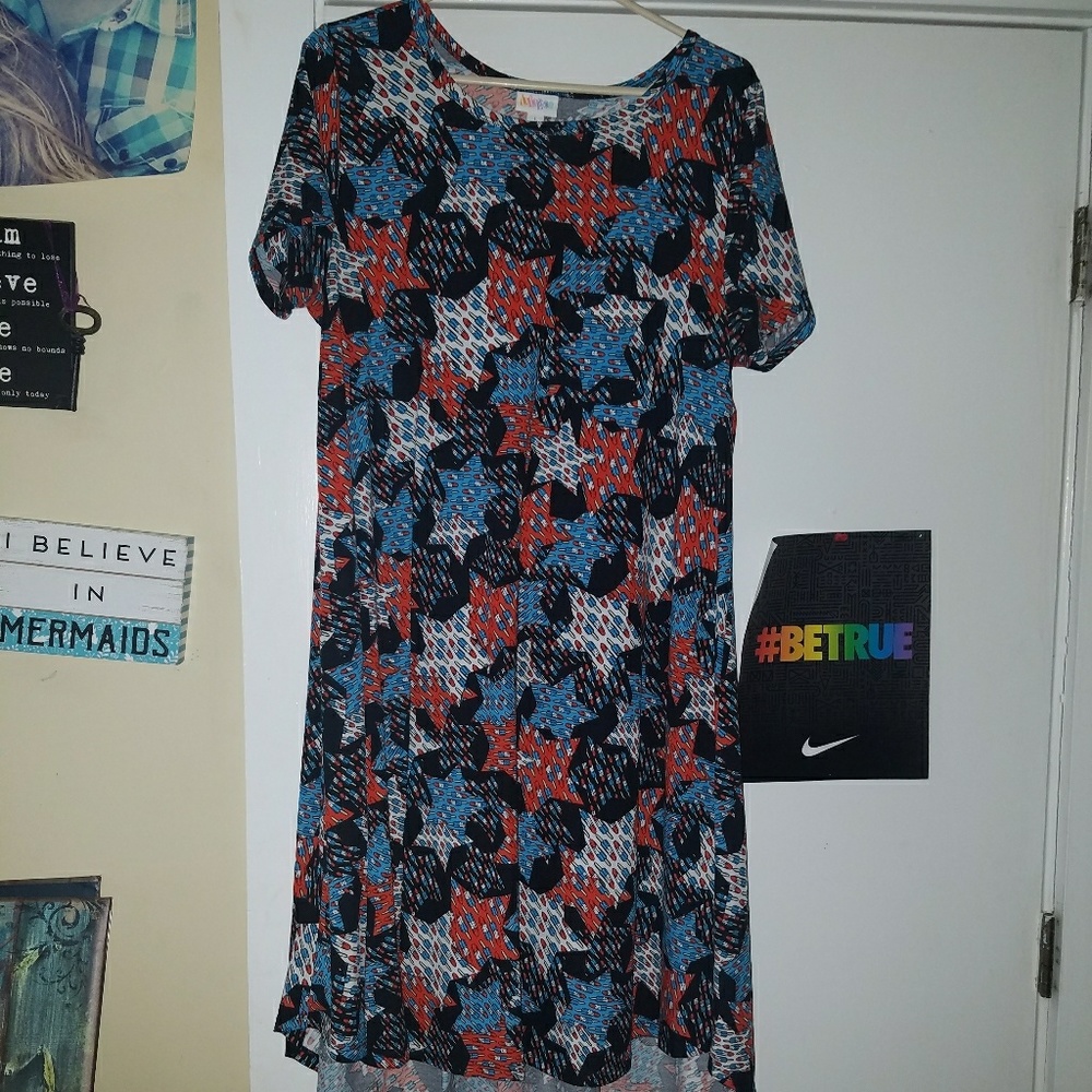 Large Lularoe Americana Carly